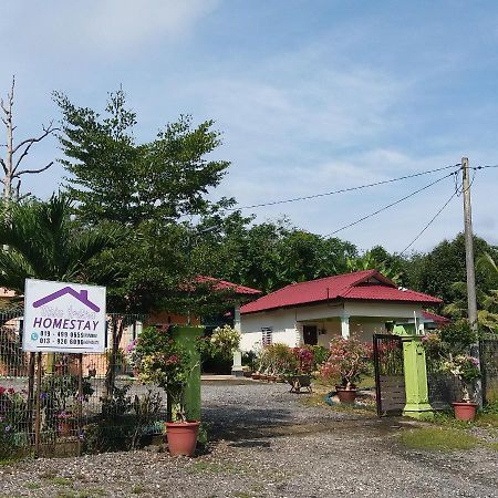 Dhia Irdina Homestay Paya Rewak Buitenkant foto