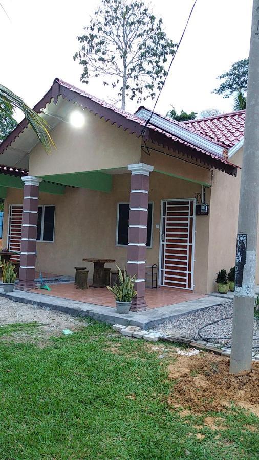 Dhia Irdina Homestay Paya Rewak Buitenkant foto